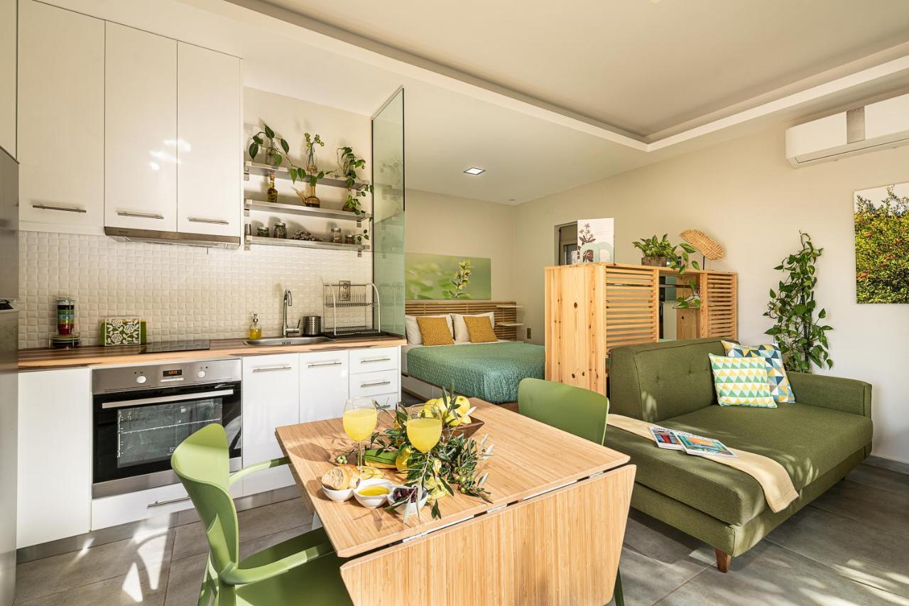 ואמוס Olive Lemon Biophilic House & Lush Forest Garden מראה חיצוני תמונה