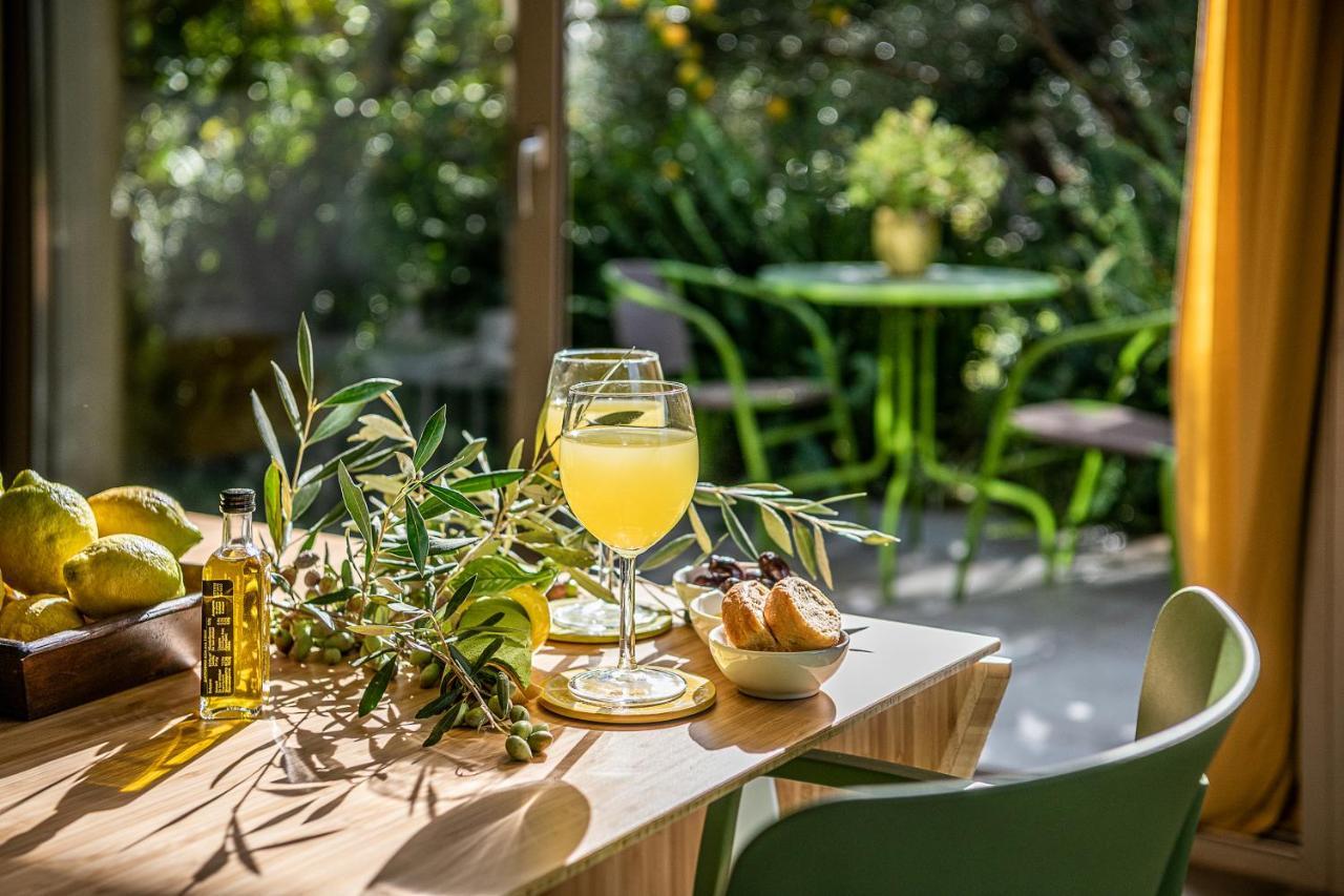 ואמוס Olive Lemon Biophilic House & Lush Forest Garden מראה חיצוני תמונה